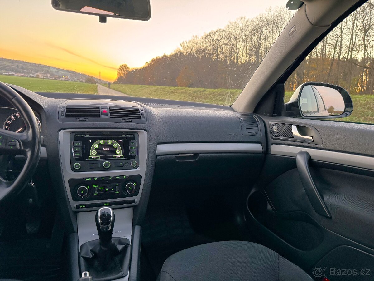 Škoda Octavia 2012 1.6TDI 77kW Elegance Navigace Vyhrev - 11