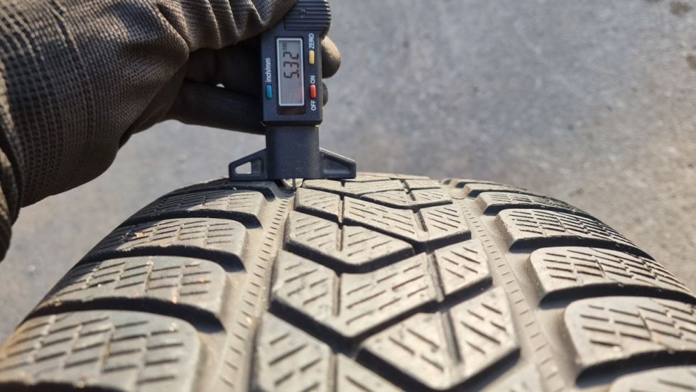 Zimní pneu 235/55/19 Pirelli - 11