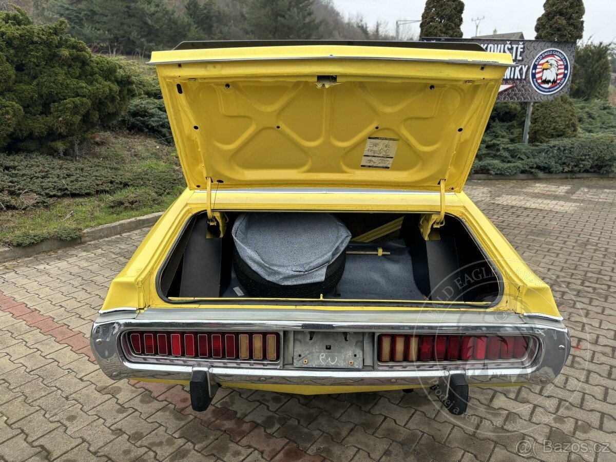 Dodge Charger SE - 11