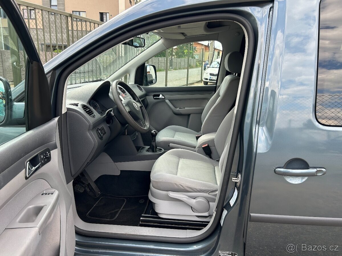 VW CADDY 1.6 75KW 2008 DIGI KLIMA VYHŘÍVANÉ SEDADLA 7 MÍST - 11