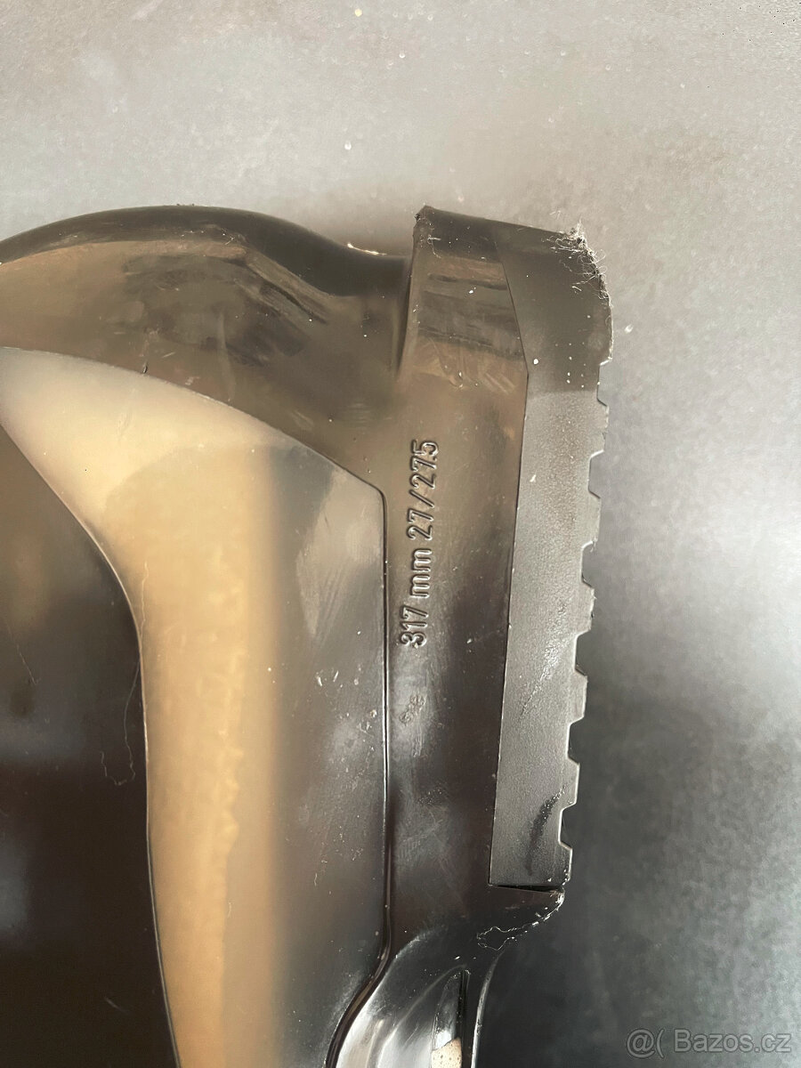 Lyžáky Salomon, vel. 27-27.5 (44), celková délka 317mm - 11