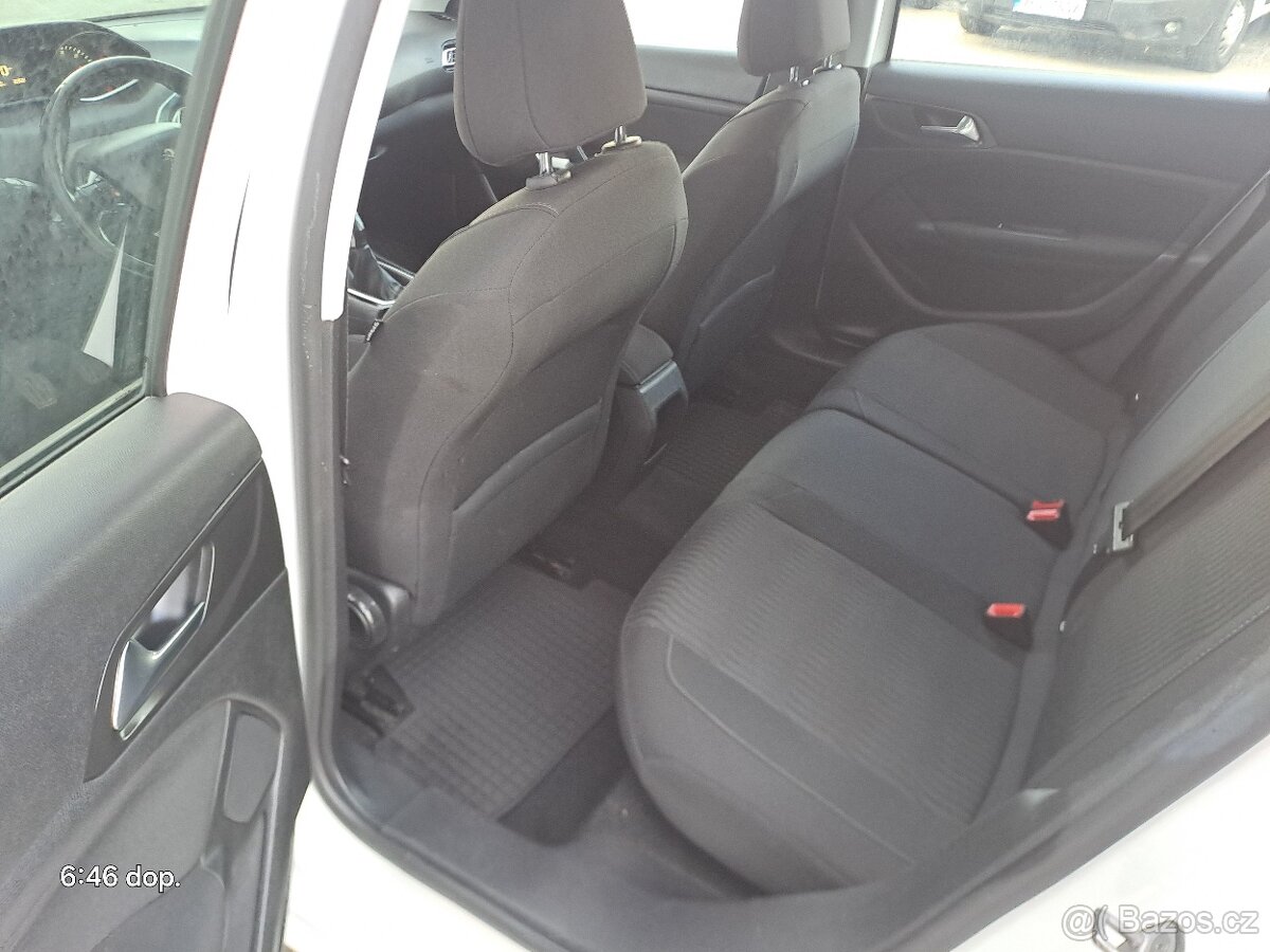 PEUGEOT 308 SW 1.6HDi combi r.16 170000km ČR, VELMI PĚKNÝ - 11