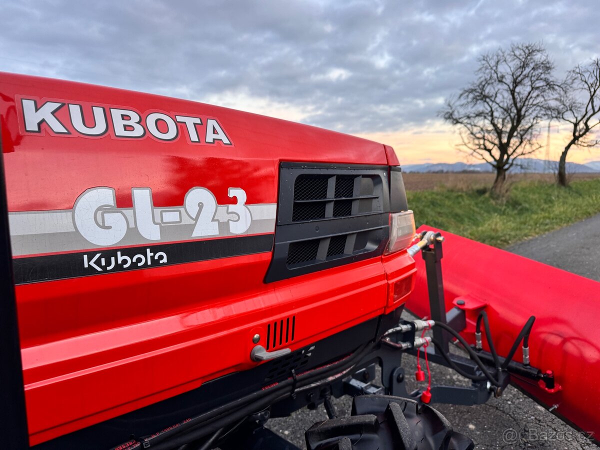 Malotraktor KUBOTA GL23 vyhřívaná kabina • radlice + sypač - 11