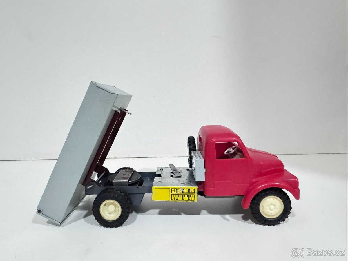 ITES - stará hračka - PRAGA S5T - 11