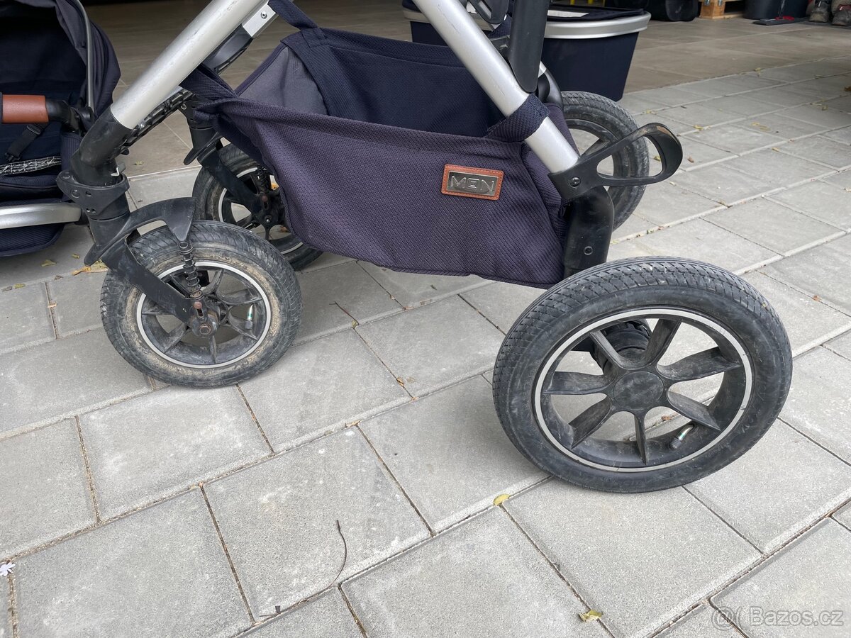 Kombinovaný dětský kočárek MOON - 11