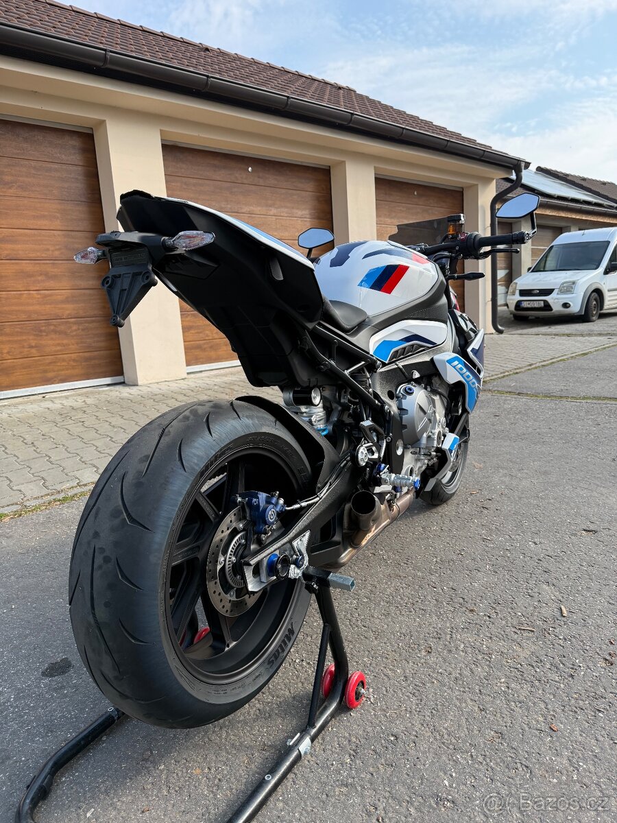 Bmw m1000r - 11