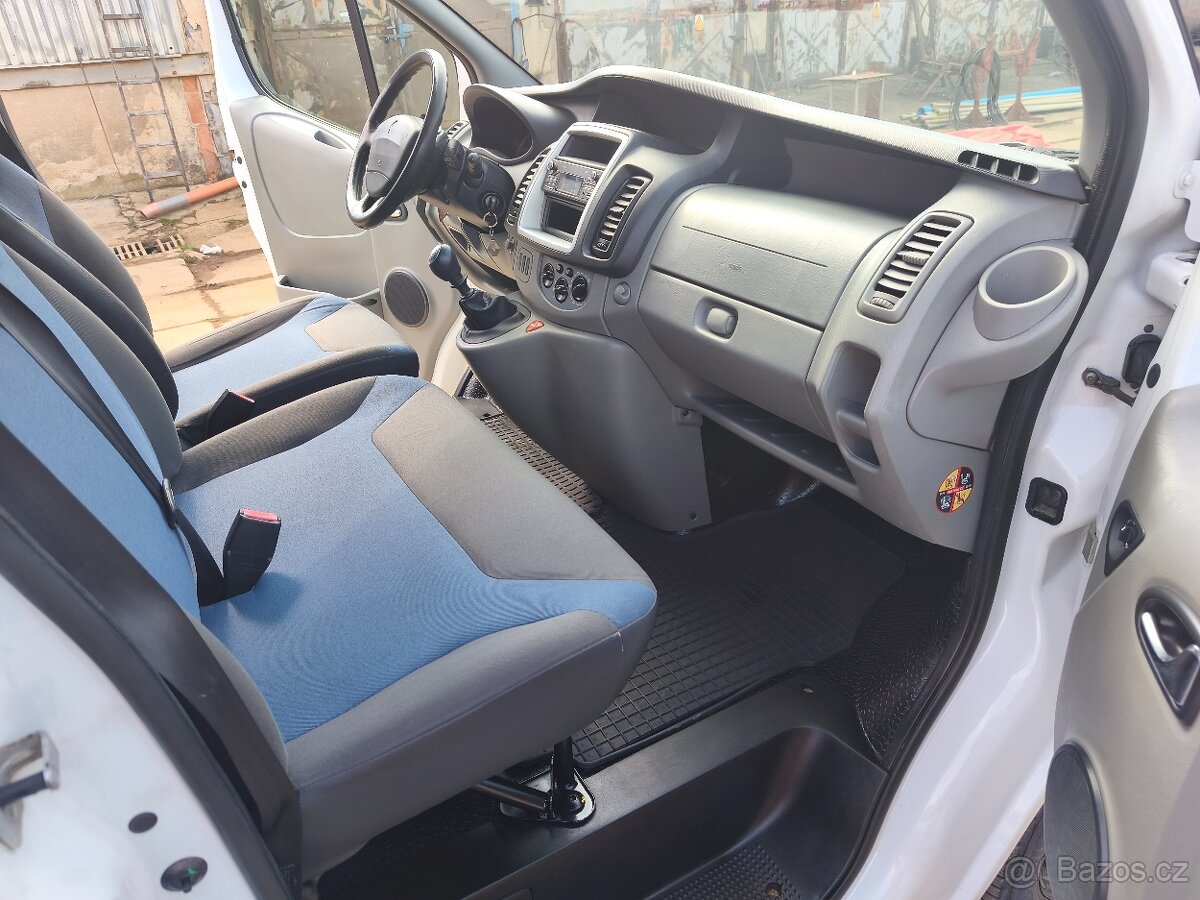Renault Trafic 2.0 dCi - 9 míst - 11