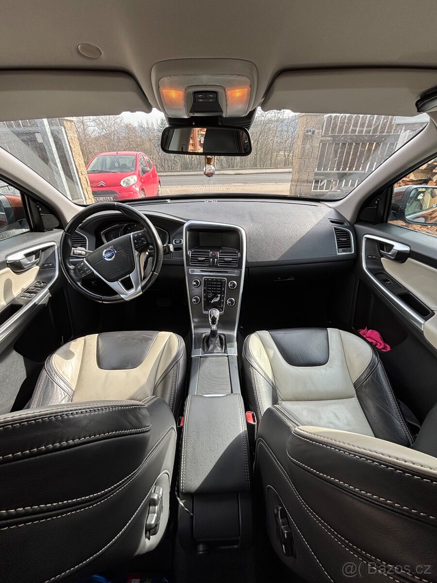 Volvo XC60 D4 2.4D AWD - 11