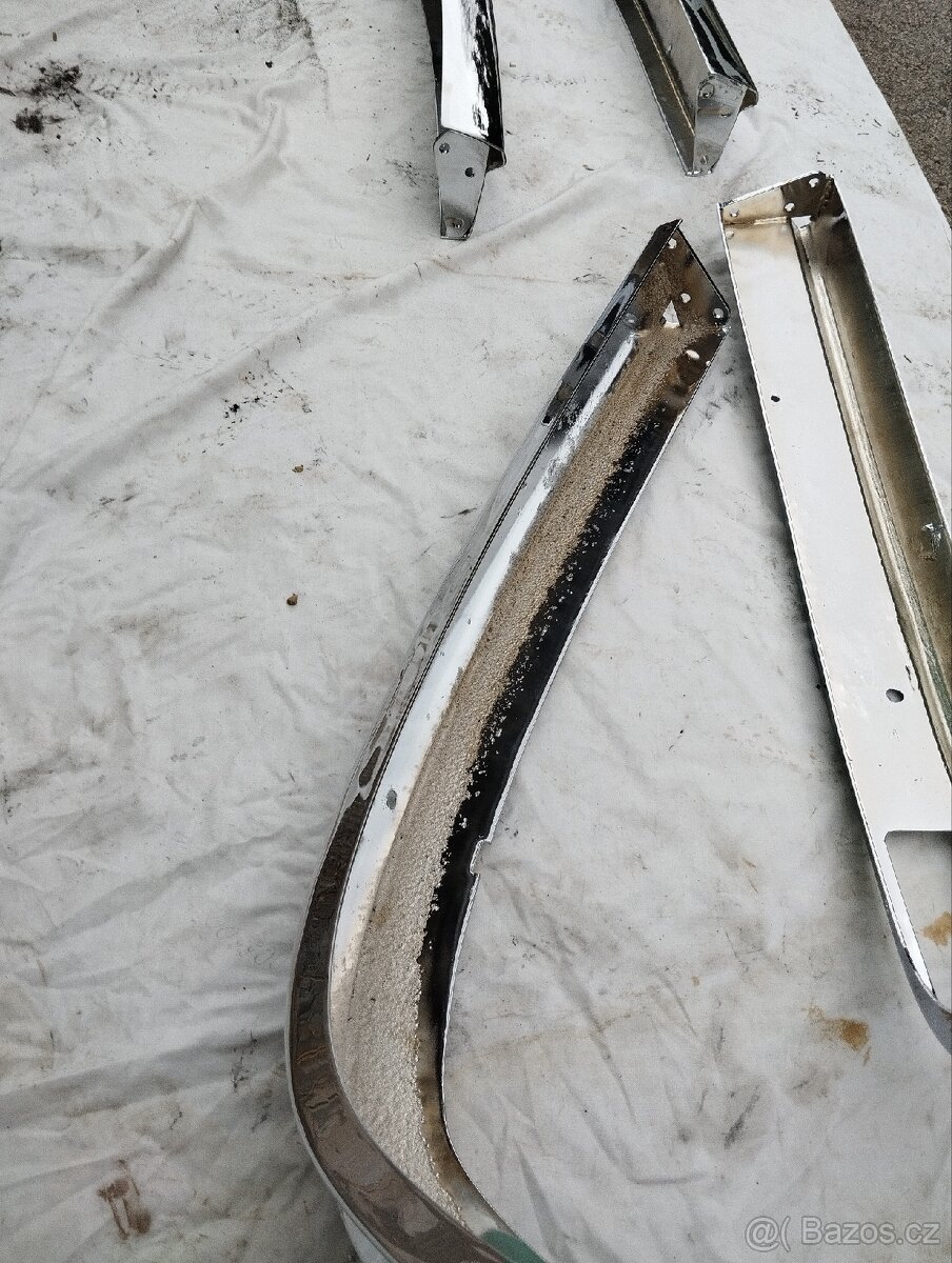 Škoda 100 110 nachromovane narazniky s vyrezom - 11