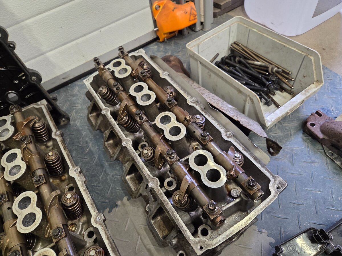 Díly motoru HEMI 5,7L 2010 - 11