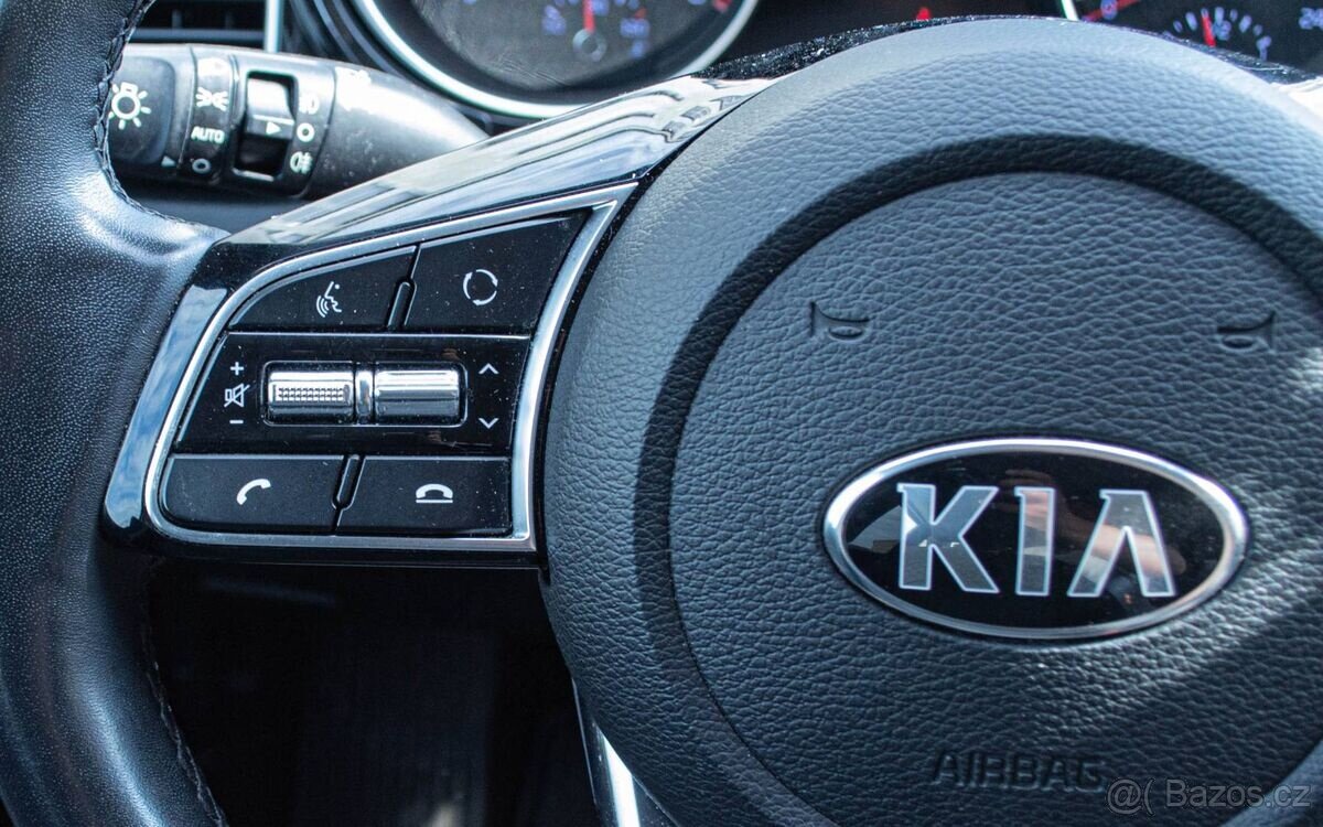Kia Ceed SW 1.6 CRDi 136k Gold A/T - 11