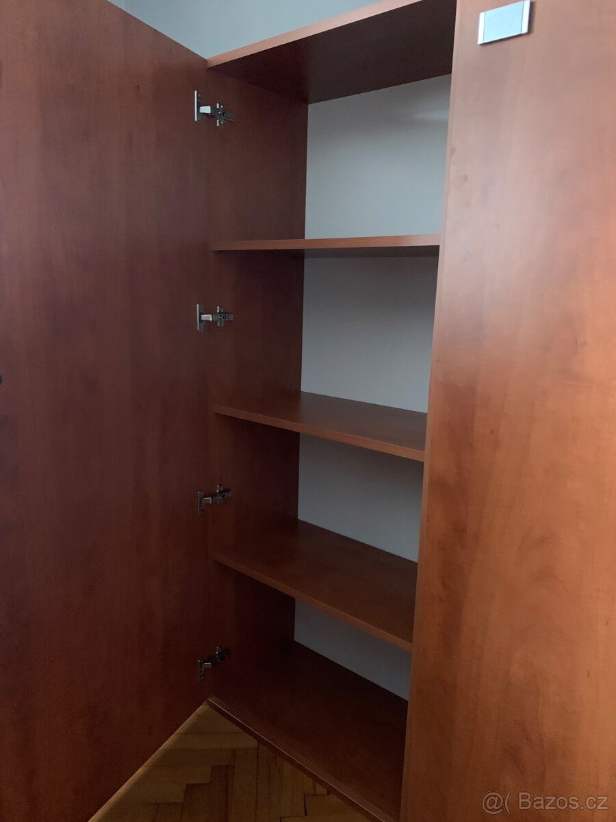 Kancelářský nábytek - 11