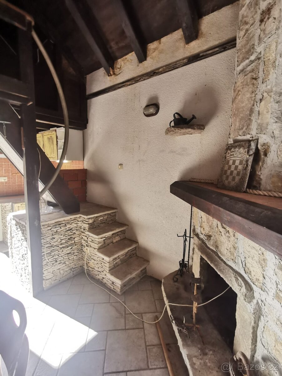 Dům u Omiše / Chorvatsko - 11