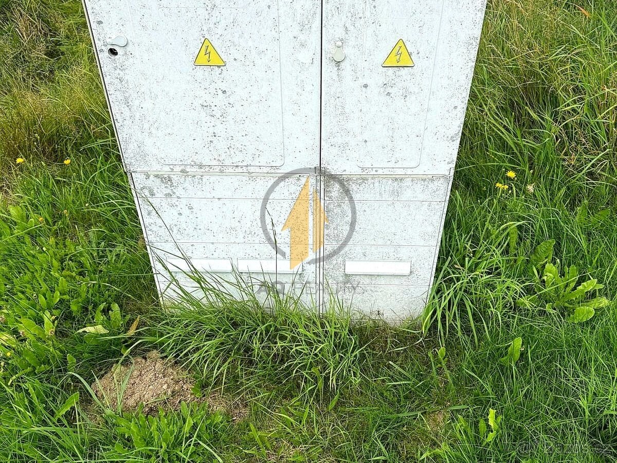 Prodej stavebního pozemku o výměře 800 m² s rozestavěnou sta - 11