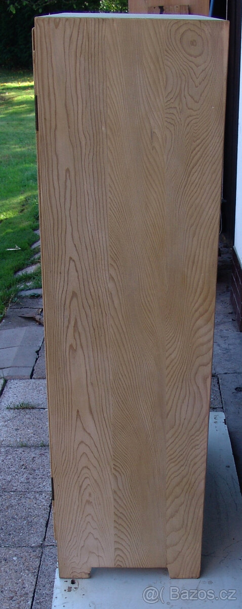 Starožitná skřínka, špajzka - 11