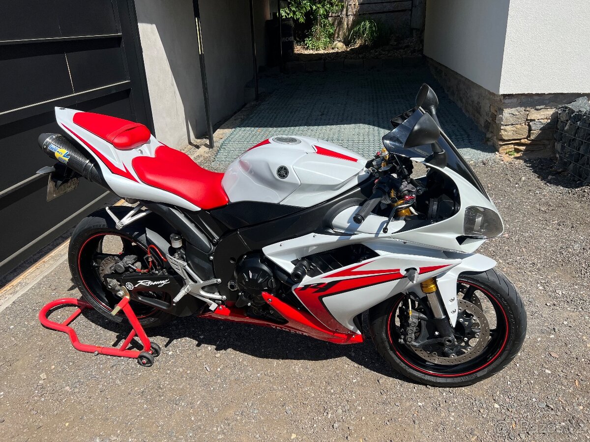 Yamaha r1 - 11