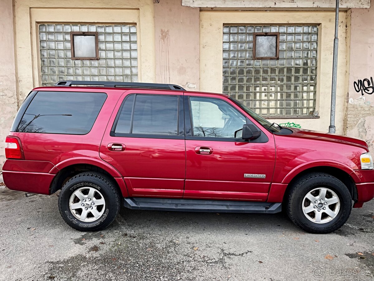 FORD EXPEDITION 5.4 V8 LPG 1.MAJITEL V ČR NOVÁ STK - 11