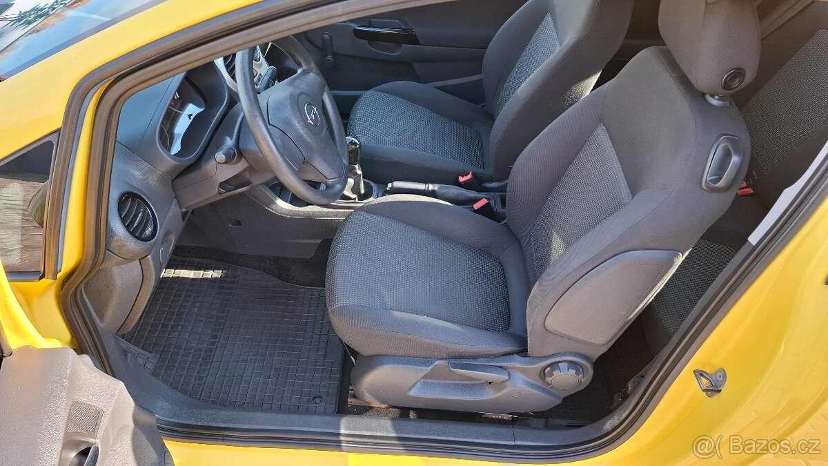 Opel Corsa III 1,0i - 44kw. SLUŠNÝ STAV - NOVÁ STK+EM - 11