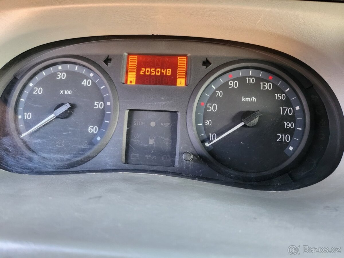 Renault Trafic 2.0 TDCI - 11