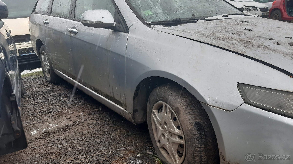 Honda Accord 2004 2,0i 114kW TOURER - JEDE, DILY - 11