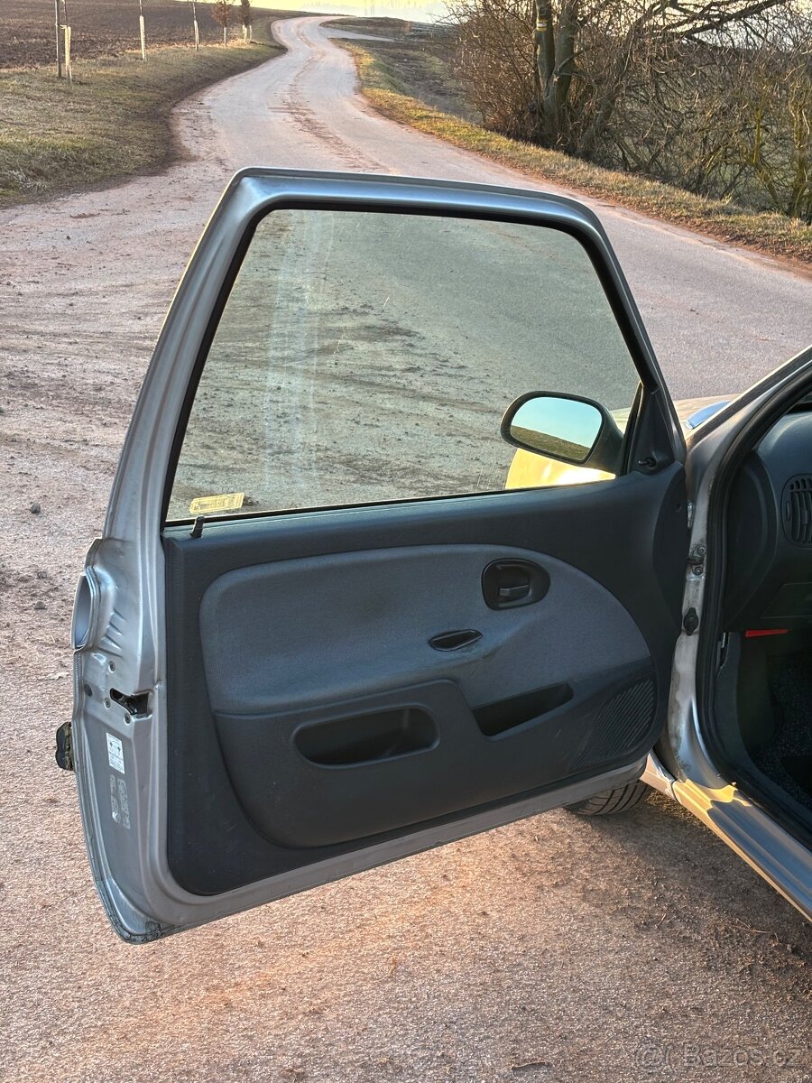 Citroen Saxo 1.1 40kw 1998 - 11