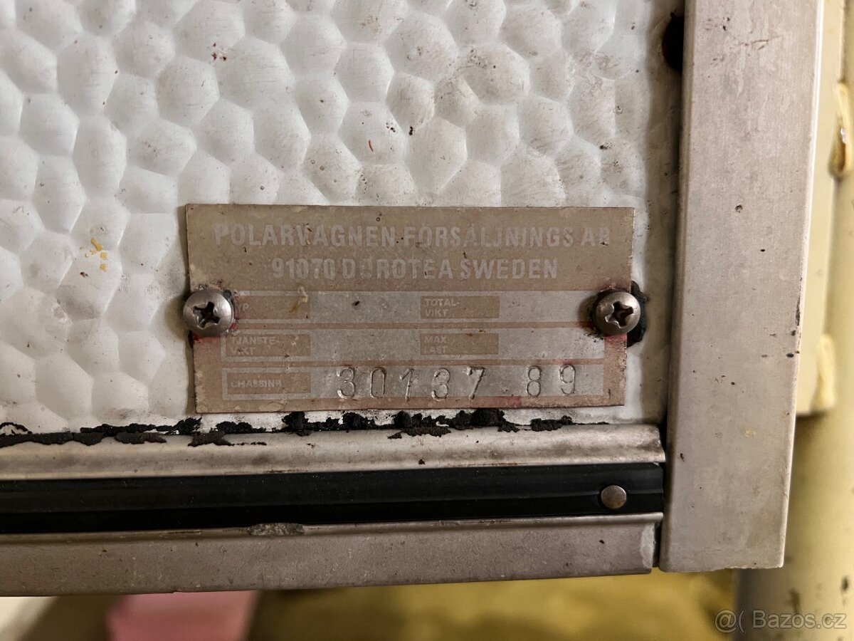 Obytná nástavba na pick-up - 11