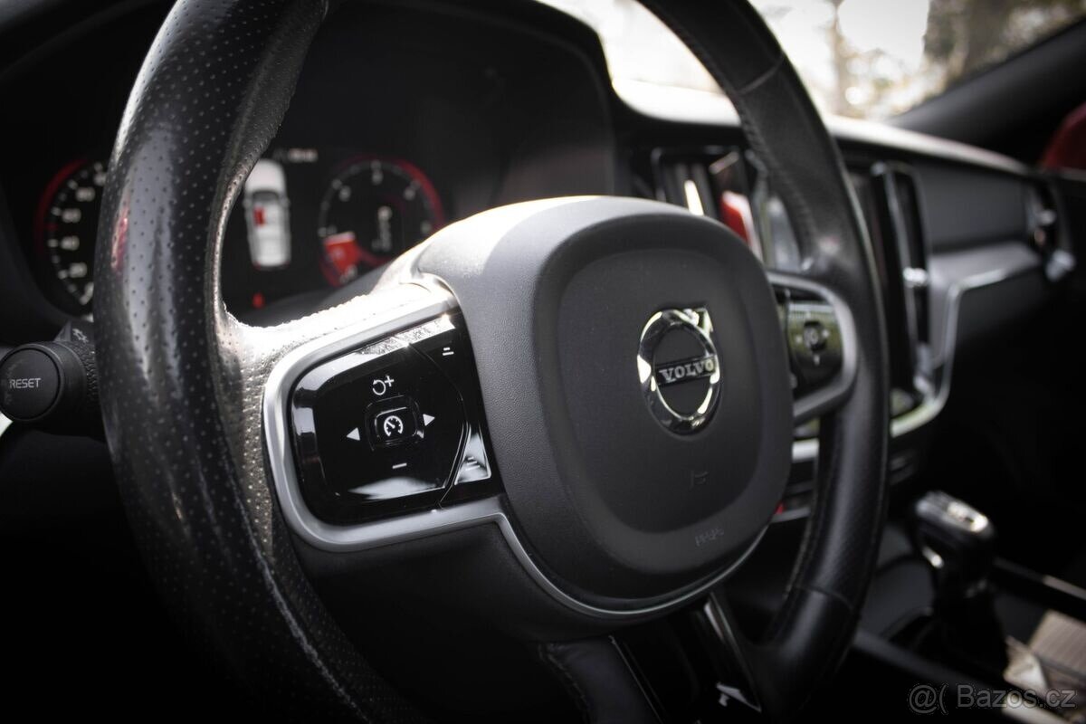 Volvo V60 2,0D 147kw A/T AWD - DPH - 11