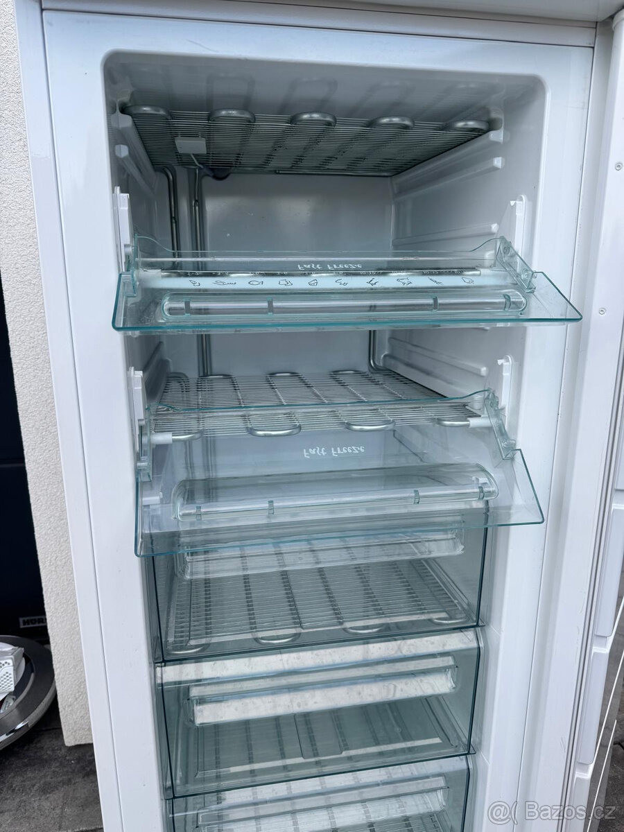 Mrazák Electrolux 7 šuplíkový - 206 litrů - 11