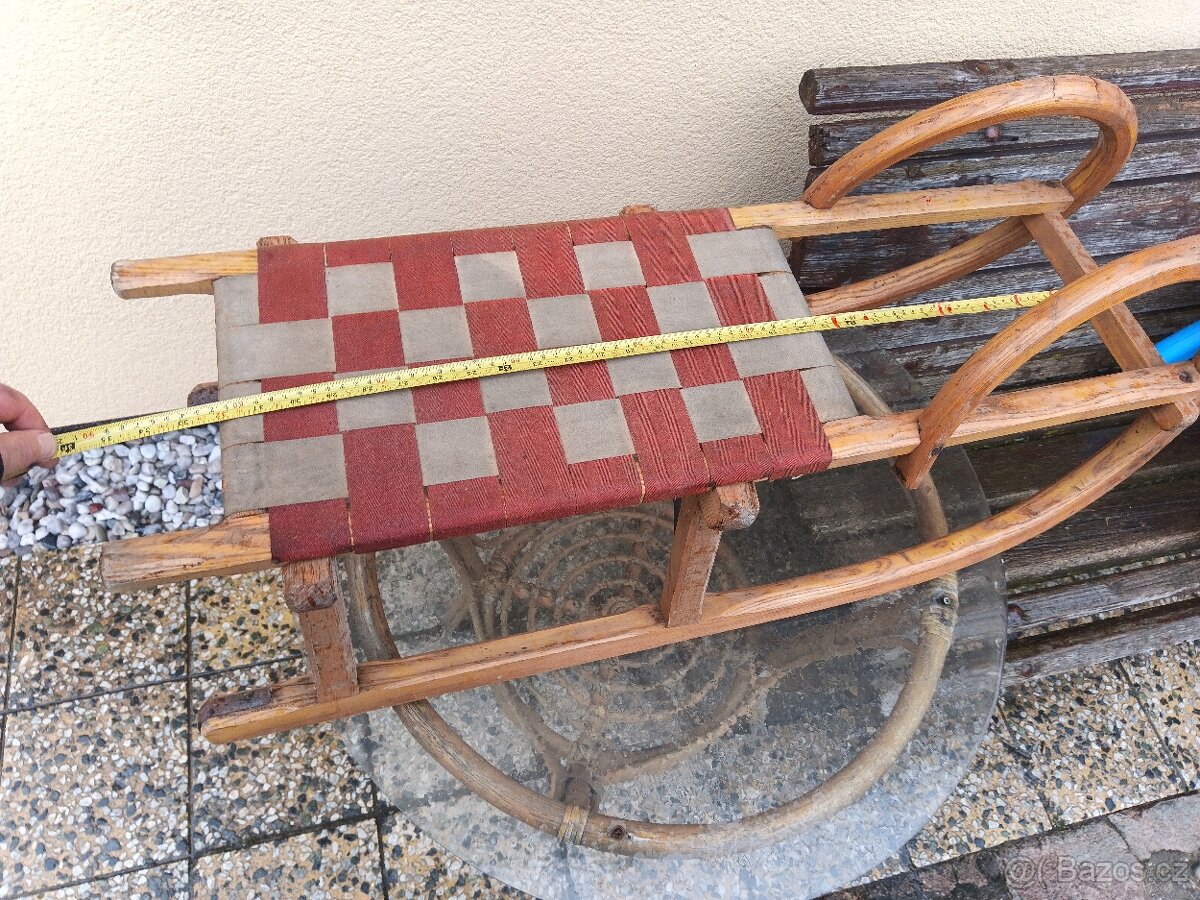 Staré dřevěné sáně. - 11