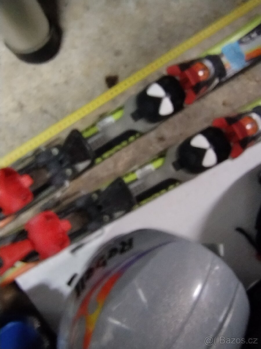 Lyže dětské,hůlky,lyžáky a helmy - 11