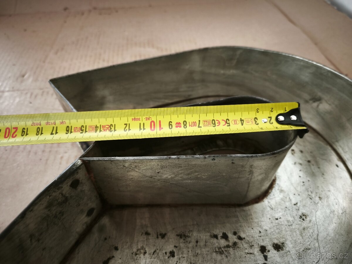 Starožitná forma ve tvaru podkovy - 11