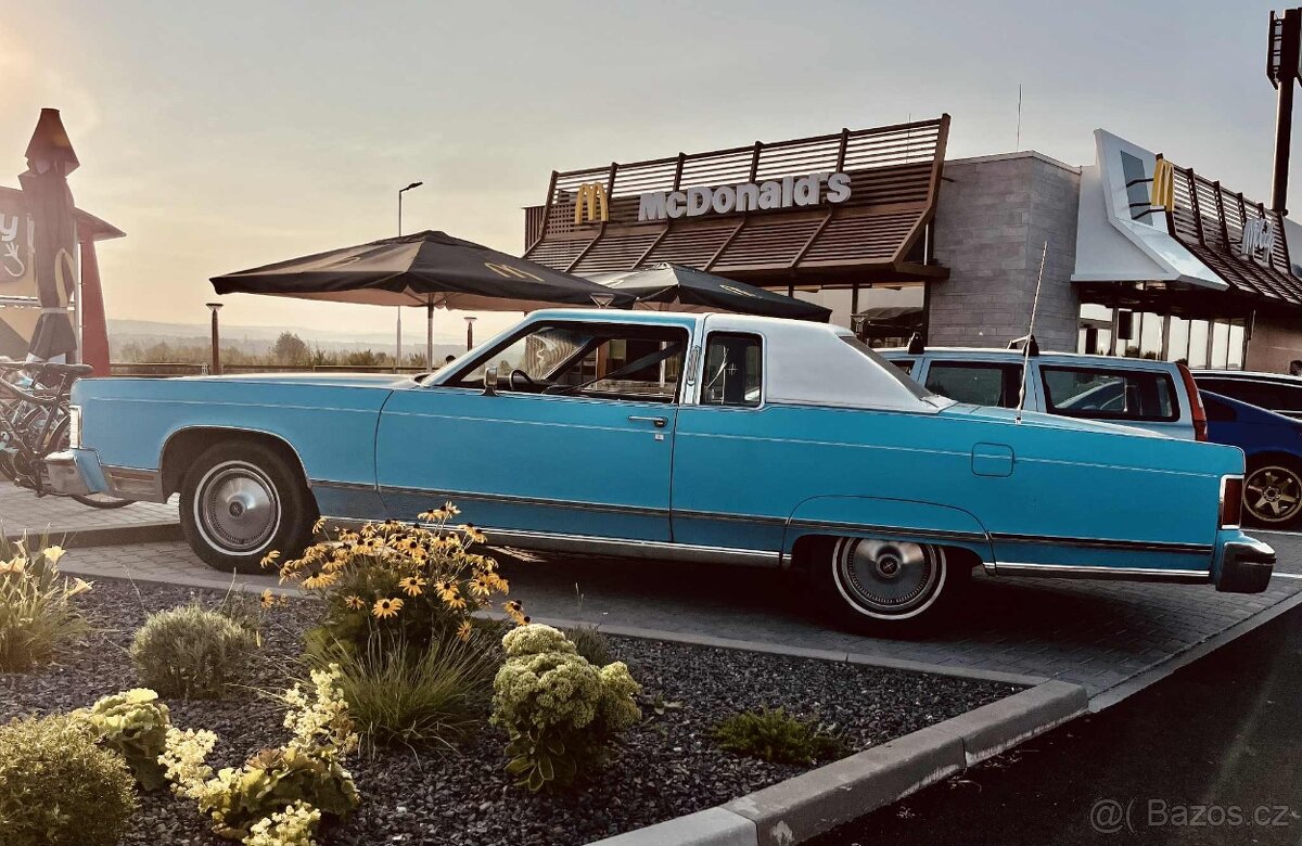 Lincoln continental coupe - 11