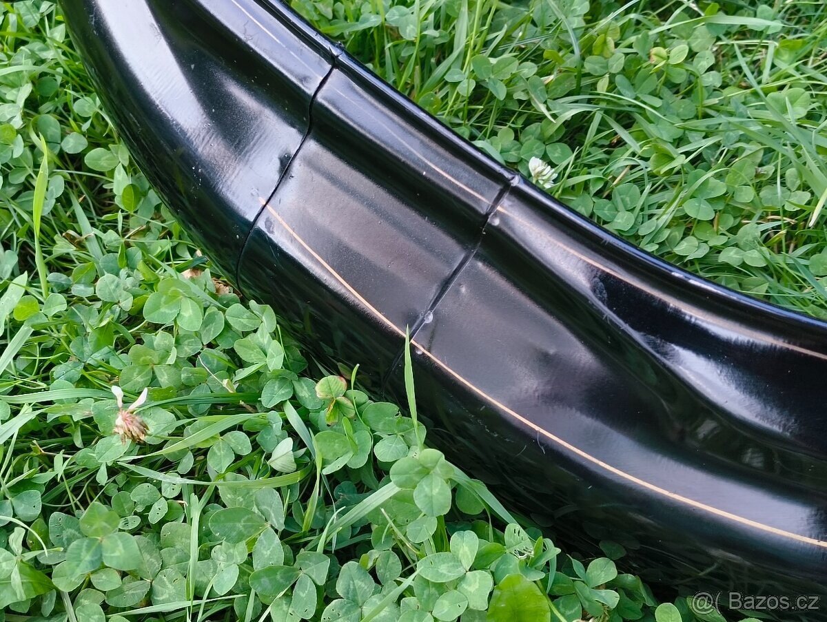 Originální nepoužitý zadní blatník ČZ sport 19' kola 250 - 11