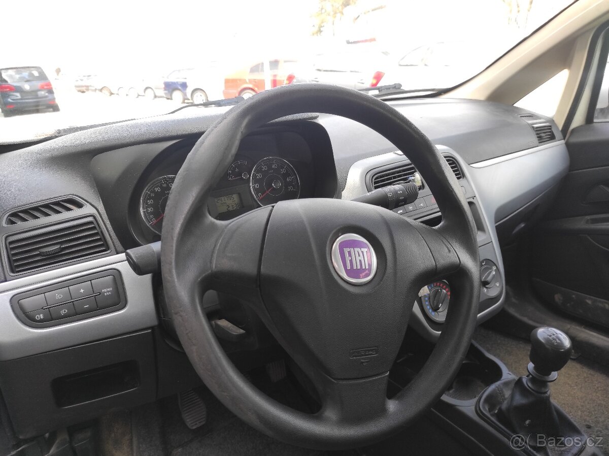 FIAT PUNTO 1.2i po 1. MAJITELI KOUPENO V ČR - 11