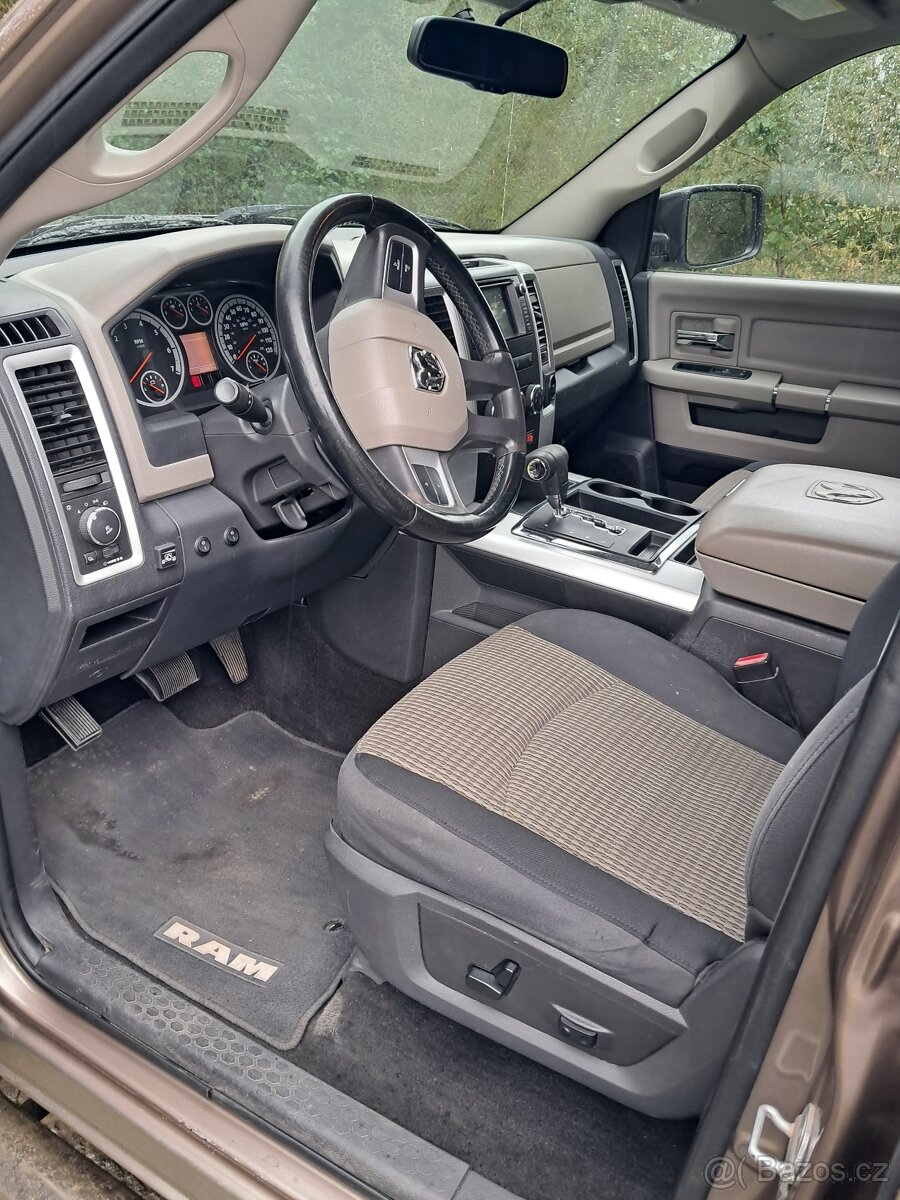 Prodám Dodge RAM 1500 HEMI 5,7 4x4 DPH - 11