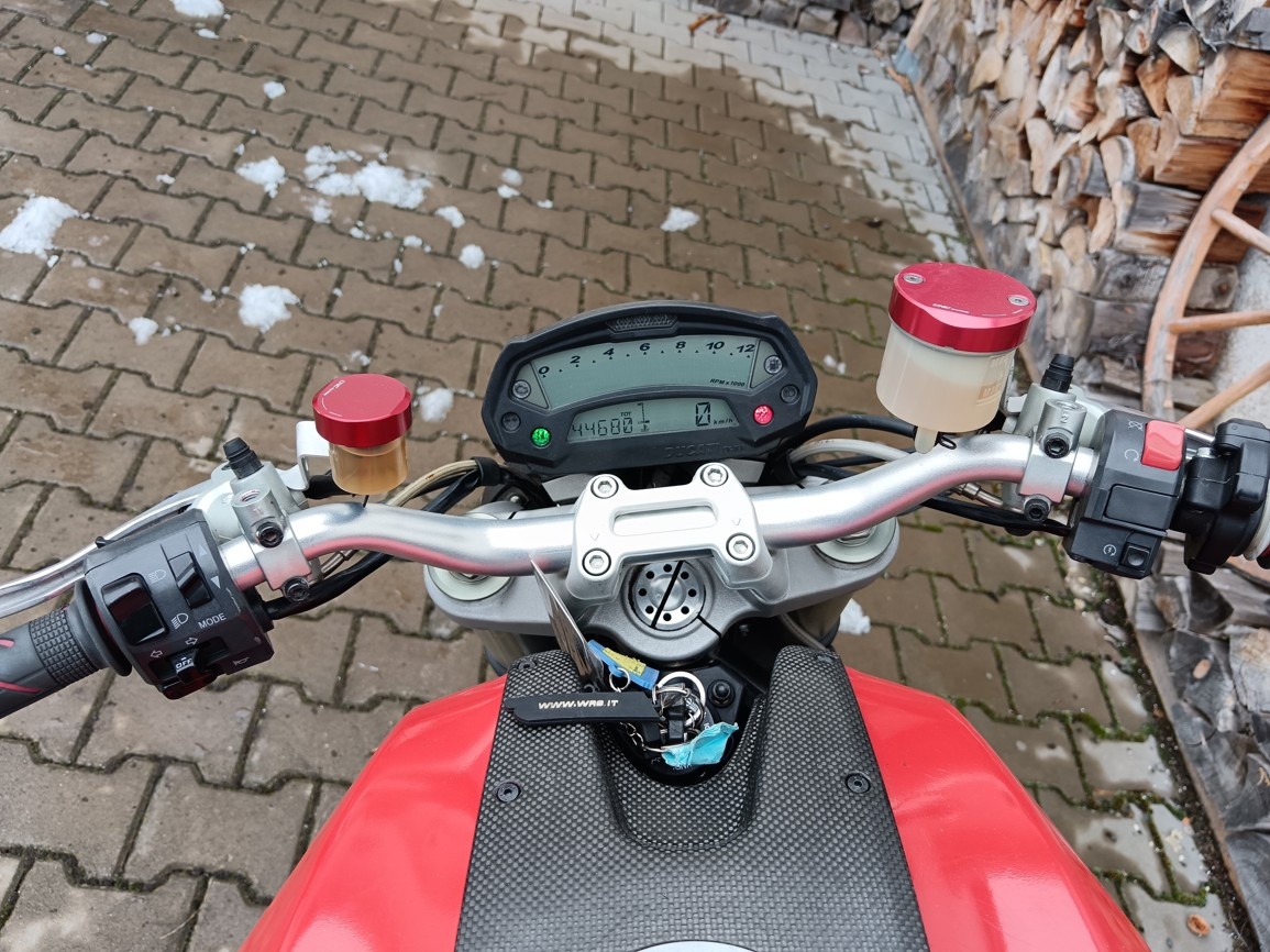 DUCATI MONSTER 1100 - 11