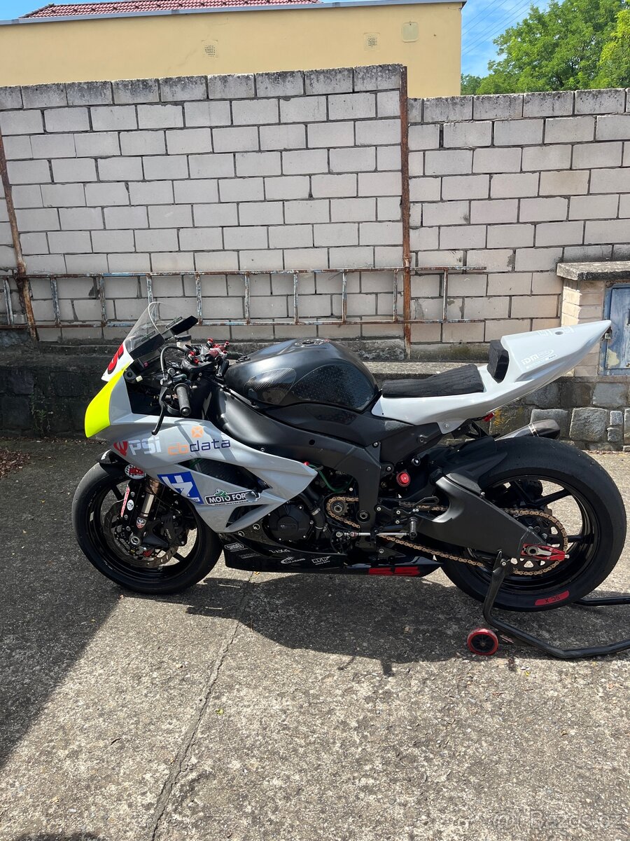 Kawasaki ZX6R závodní speciál okruhovka - 11
