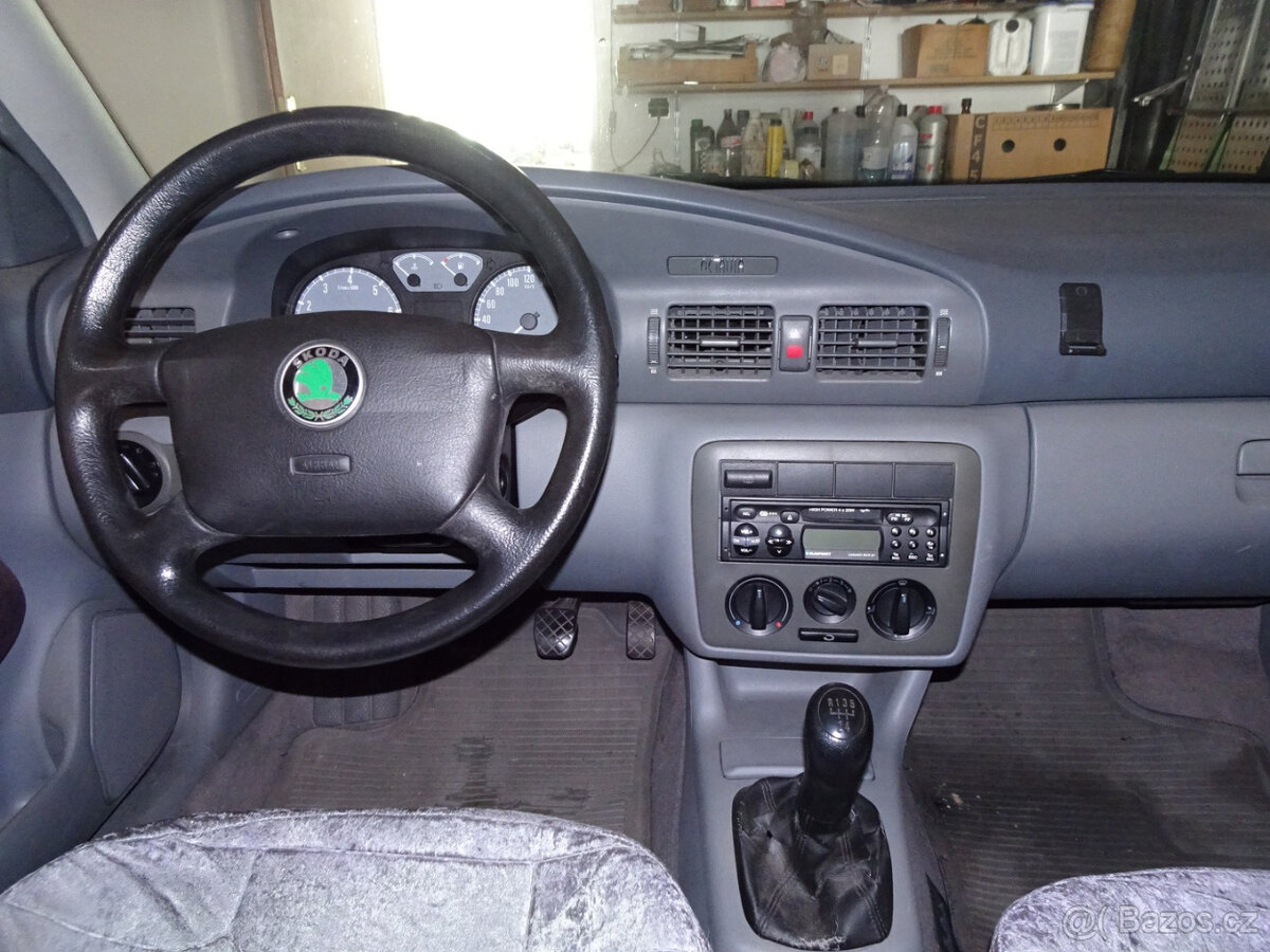 Škoda Octavia 1.6 GLXi 74kW - 11