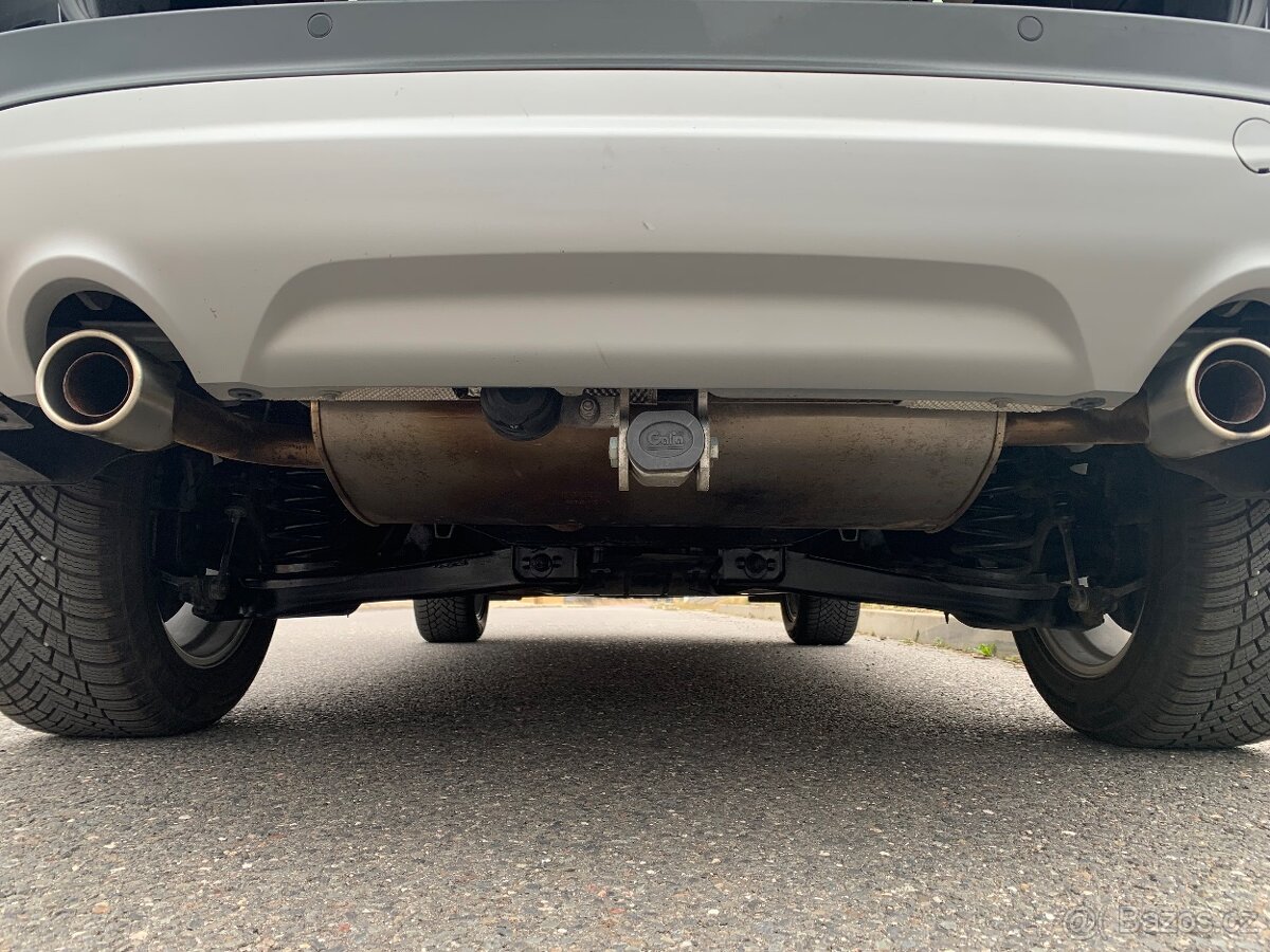 Ford Kuga 1.5 110kw Titanium (bez DPH 296.694,-) - 11