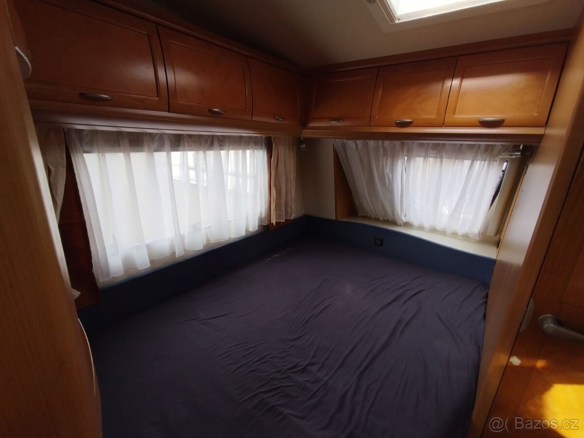 HOBBY 495 UFe č.703. Pro 4. Fr. postel. Sprcha. Rok 2007. - 11