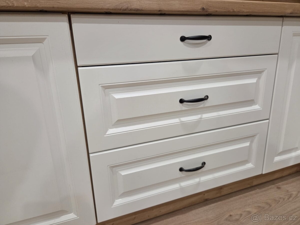 Nová kuchyně STELLA 250 x 205cm - 11