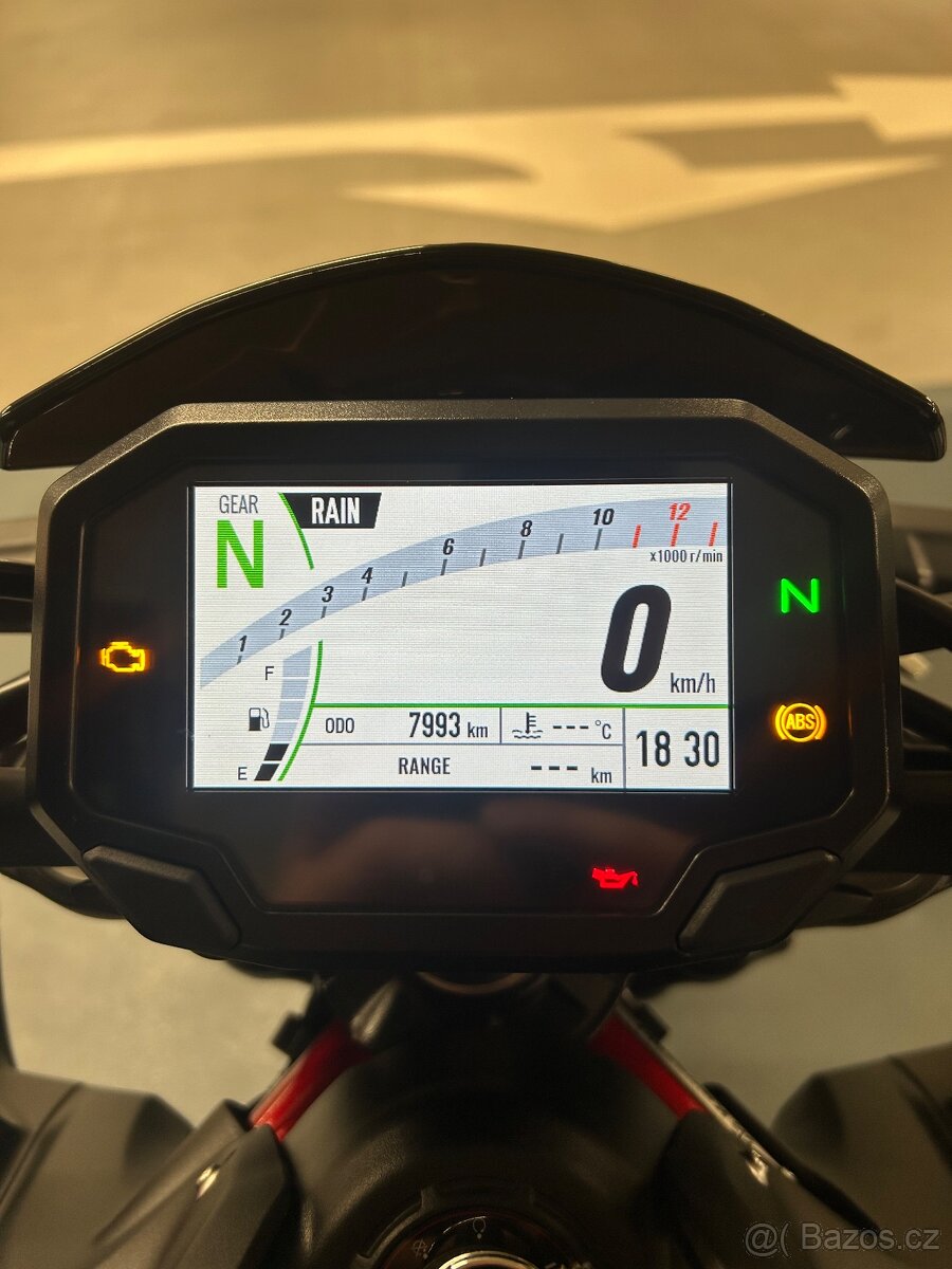 Kawasaki Z900 (2022) - 11