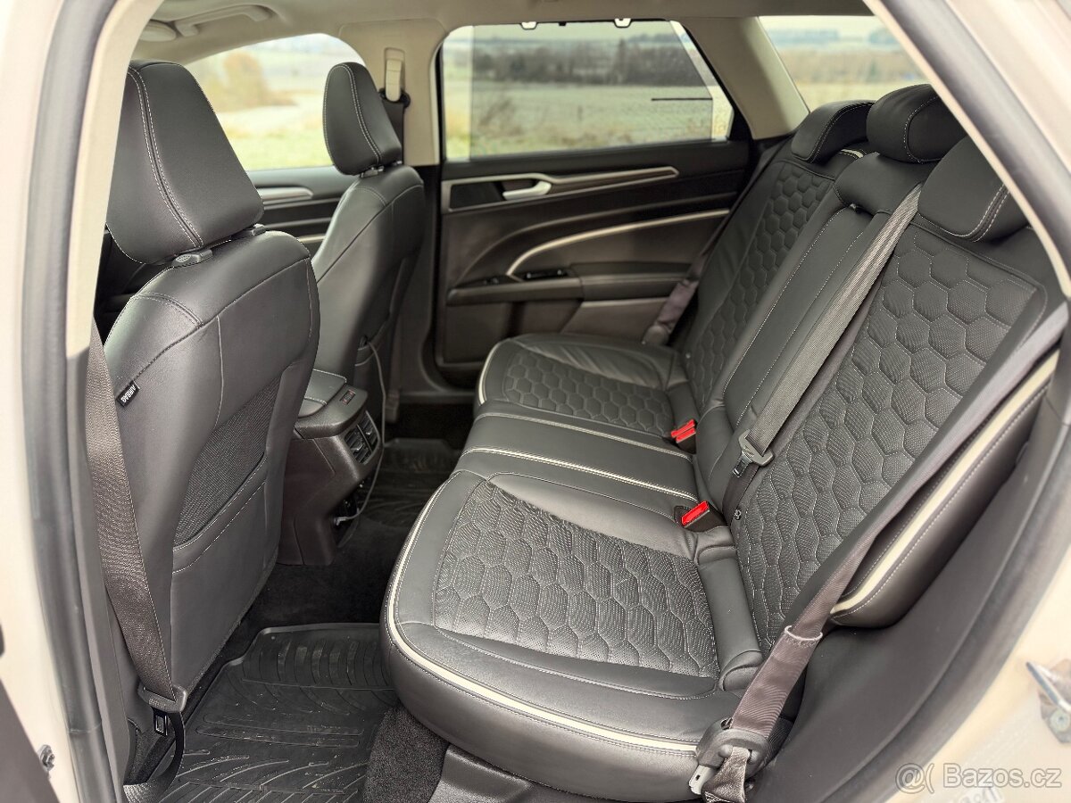 Ford Mondeo MK5 Vignale - 11