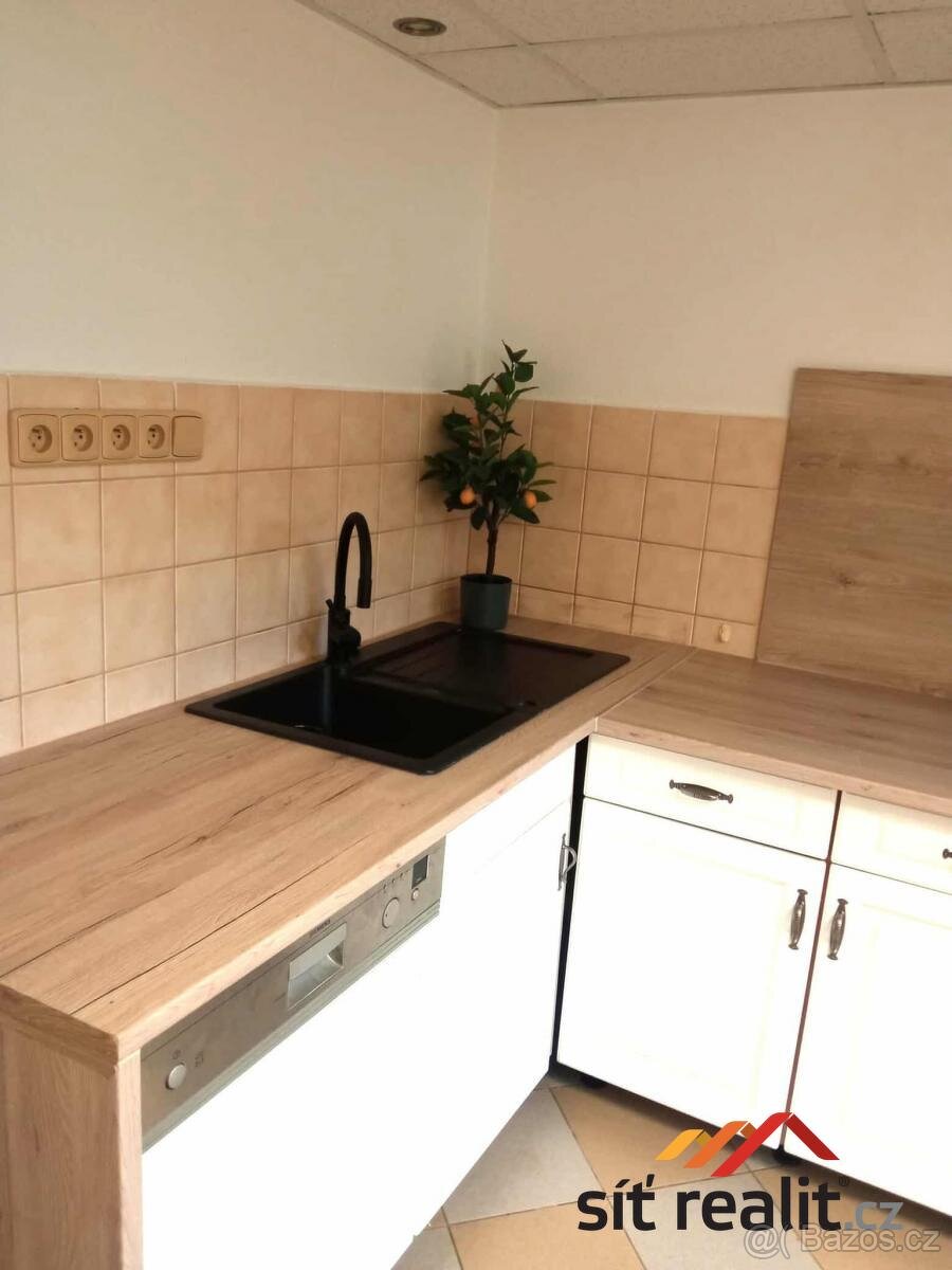 Prodej bytu 3+1 Matúškova-Praha - 11