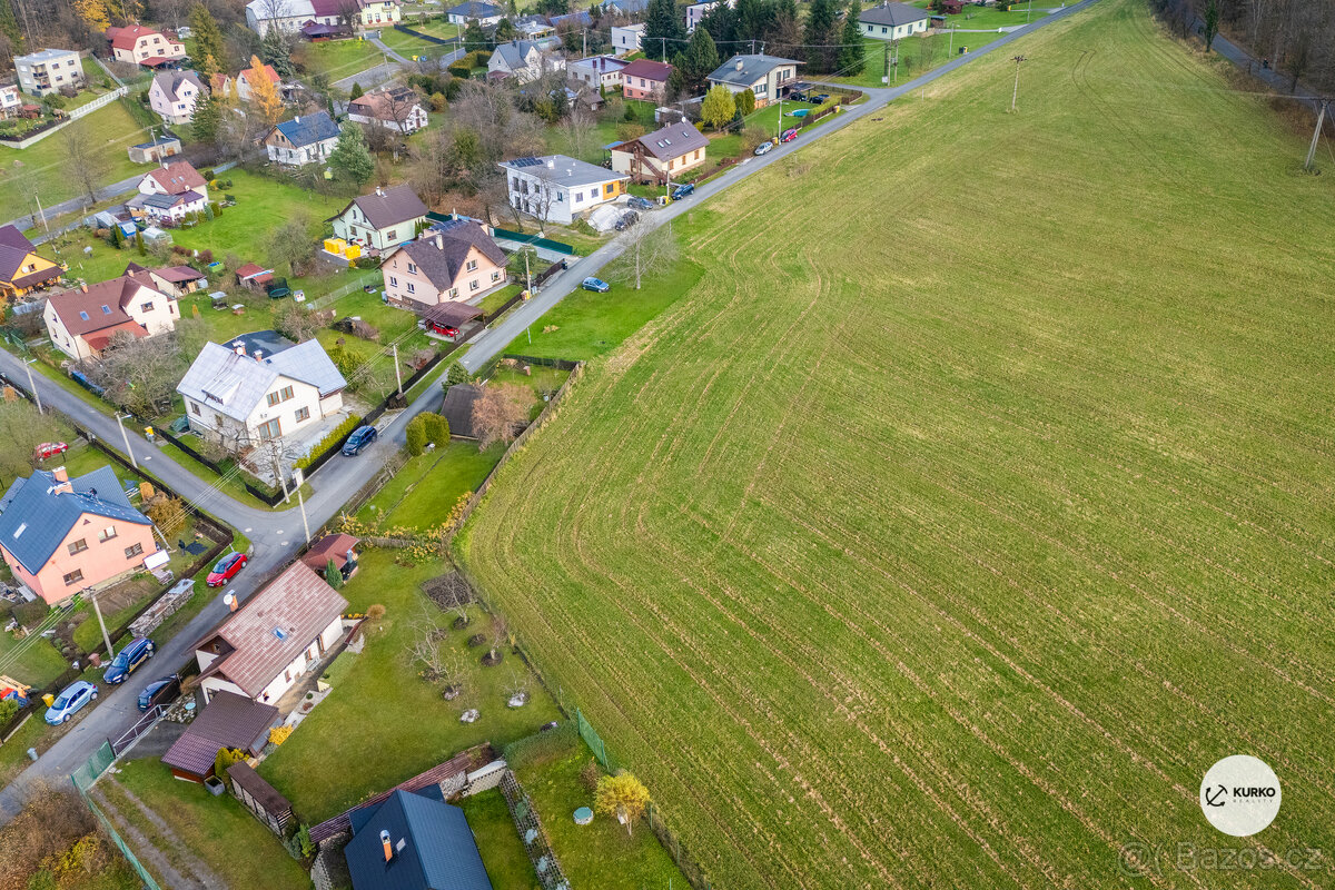 Stavební pozemek o výměře 1043 m2 v obci Skalice - 11