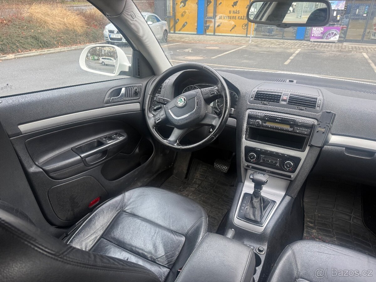 Škoda Octavia 2,0 TDI AUTOMAT KŮŽE TAŽNÉ ZIMNÍ I LETNÍ KOLA - 11