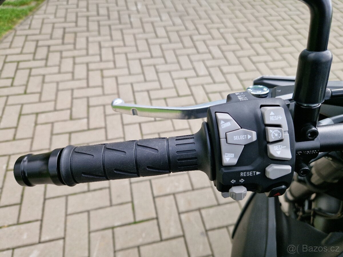 Kawasaki Z900 Černá Matná model 2026 - Nový Motocykl - 11