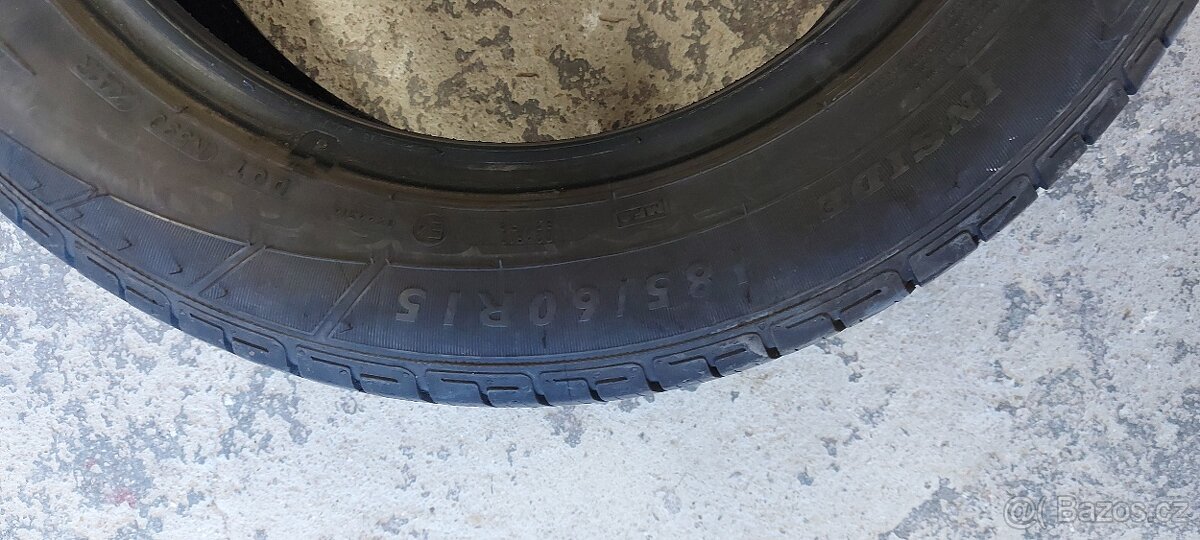 Pneu celoroční Dunlop 185/60/15 - 11
