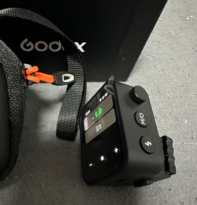 SONY A7R II + objektivy + blesk + příslušenství - 11