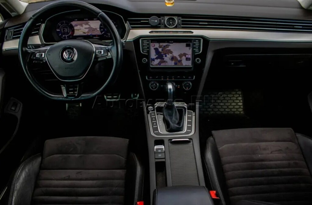 Volkswagen Passat Variant 2.0 BiTDI Highline 4MOTION 2016 - 11